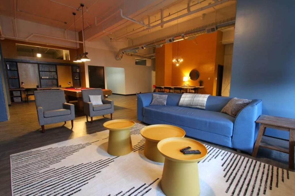 3E *New* Huge! Spacious 3 Bedroom In Oakland That Sleeps 12! Pittsburgh Buitenkant foto