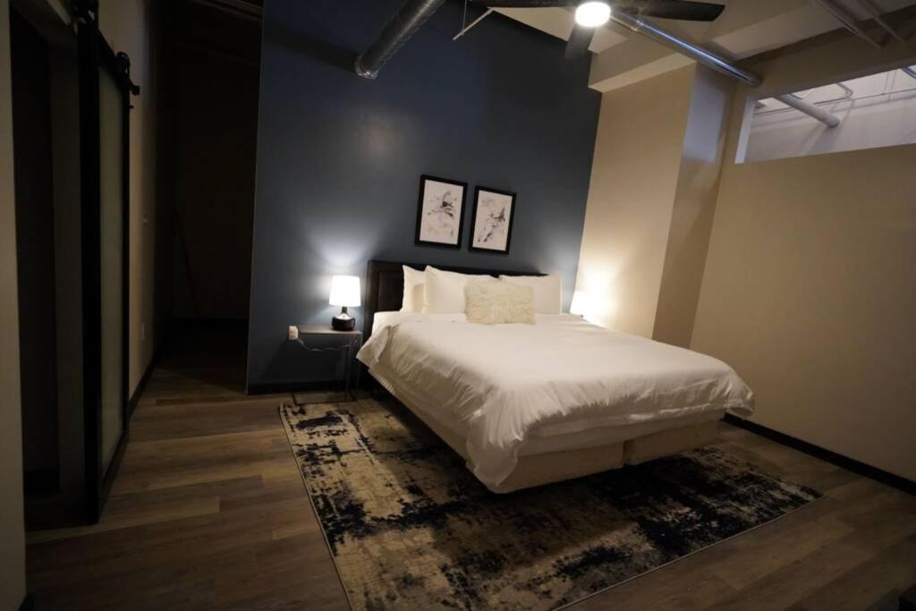 3E *New* Huge! Spacious 3 Bedroom In Oakland That Sleeps 12! Pittsburgh Buitenkant foto