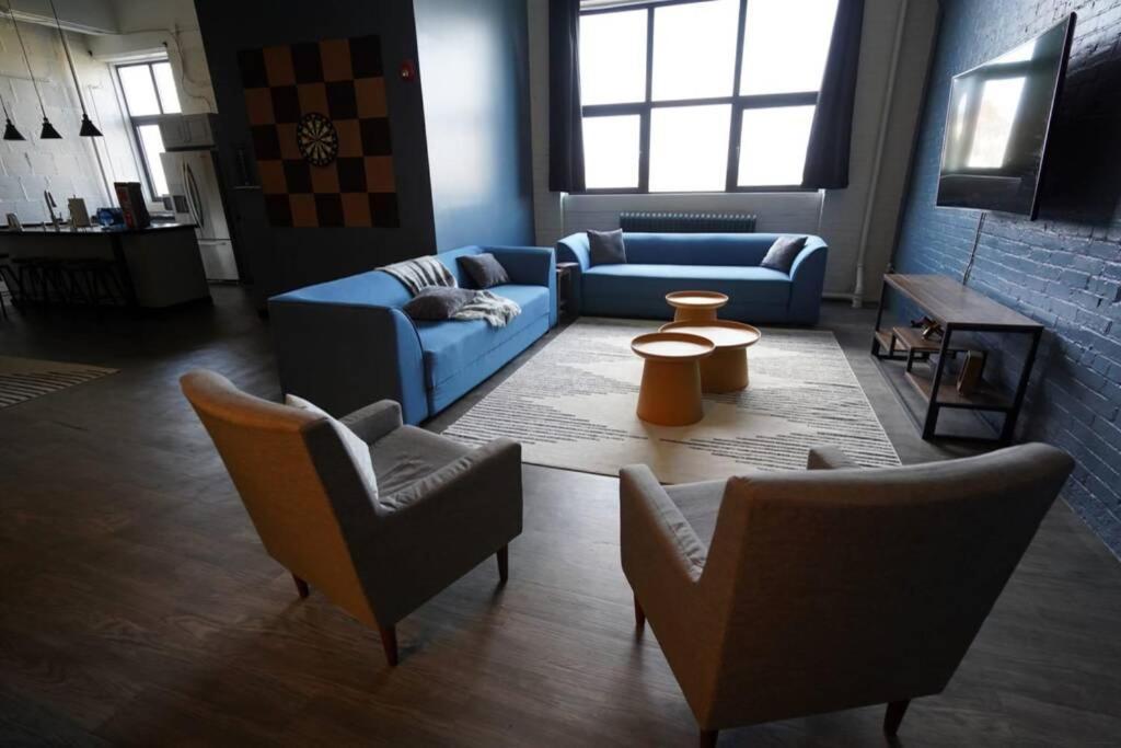 3E *New* Huge! Spacious 3 Bedroom In Oakland That Sleeps 12! Pittsburgh Buitenkant foto