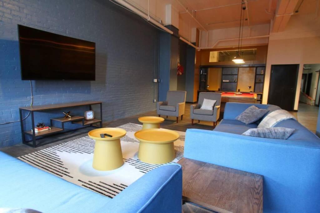 3E *New* Huge! Spacious 3 Bedroom In Oakland That Sleeps 12! Pittsburgh Buitenkant foto