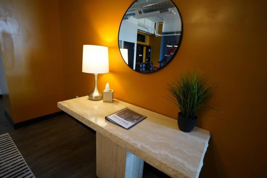 3E *New* Huge! Spacious 3 Bedroom In Oakland That Sleeps 12! Pittsburgh Buitenkant foto