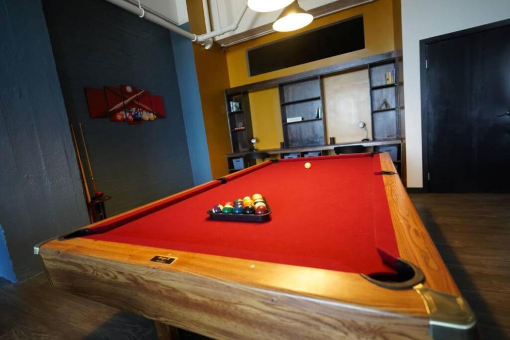 3E *New* Huge! Spacious 3 Bedroom In Oakland That Sleeps 12! Pittsburgh Buitenkant foto