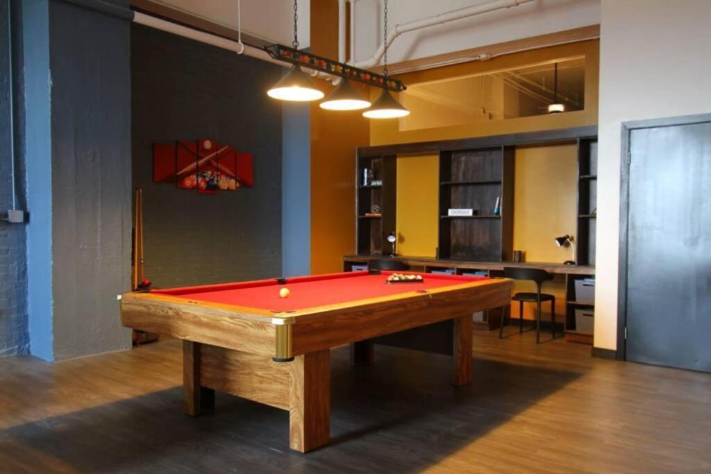 3E *New* Huge! Spacious 3 Bedroom In Oakland That Sleeps 12! Pittsburgh Buitenkant foto