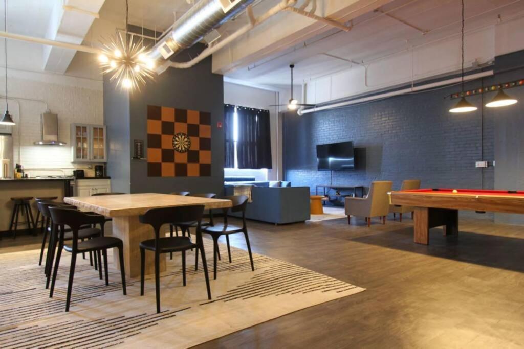 3E *New* Huge! Spacious 3 Bedroom In Oakland That Sleeps 12! Pittsburgh Buitenkant foto