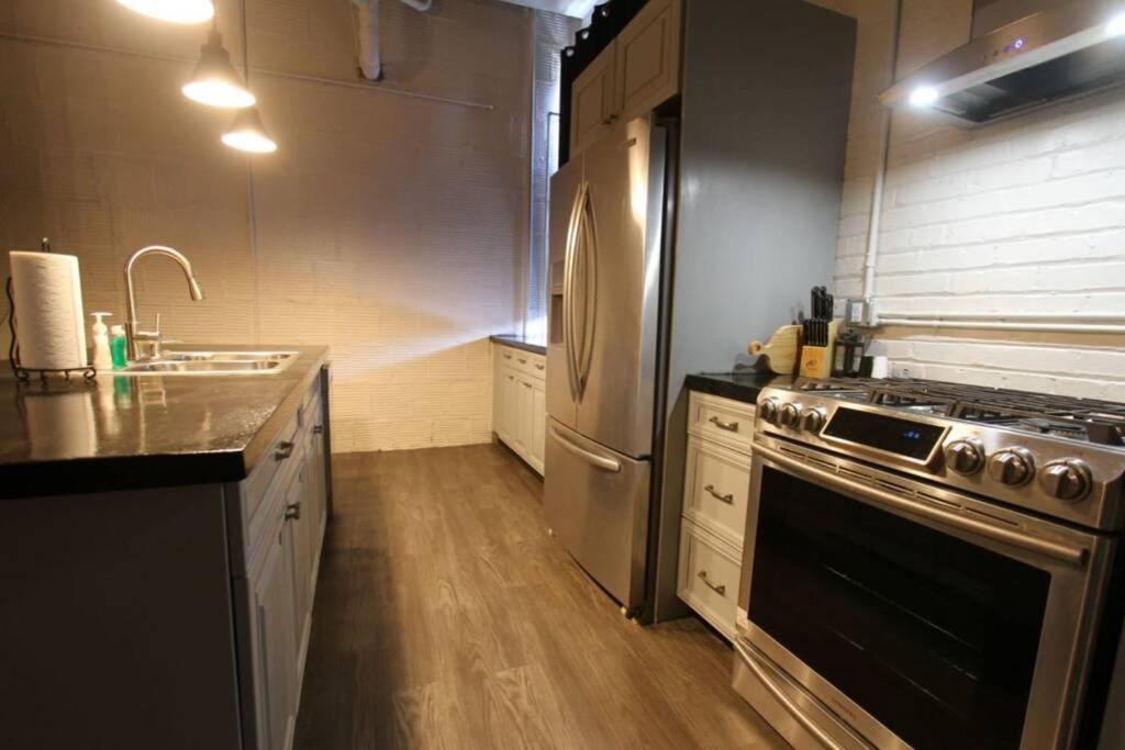 3E *New* Huge! Spacious 3 Bedroom In Oakland That Sleeps 12! Pittsburgh Buitenkant foto